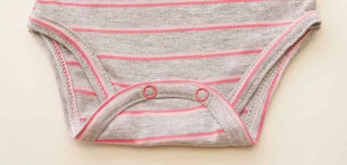 Rövid ujjú dupla patentos " Anya az én igazi hősöm" feliratú baba body