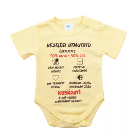 Feliratos rövid ujjú baba body