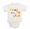 Feliratos rövid ujjú baba body