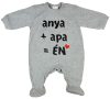 "anya+apa=ÉN" feliratos hosszú ujjú rugdalózó