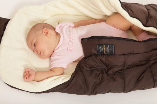 Cangaroo Fluffy Deluxe  bundazsák, lábán erősített - Barna