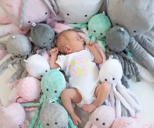 BabyLion Prémium Kis minky ölelő polip (31 cm) - Menta
