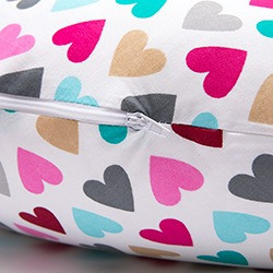 Scamp Félhold szoptatós párna pamutvászon huzattal - Színes szívecskék