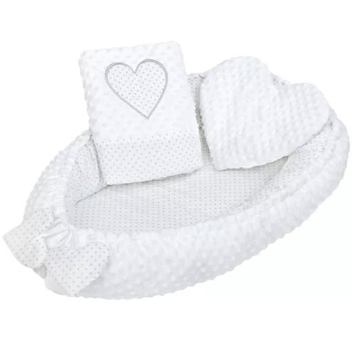 Luxus babafészek párnával és paplannal New Baby Minkyből Szívecske fehér