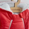Téli kezeslábas kapucnival és fülekkel New Baby Pumi red raspberry