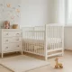 Gyerek kiságy New Baby LILLY leengedhető oldalráccsal fehér