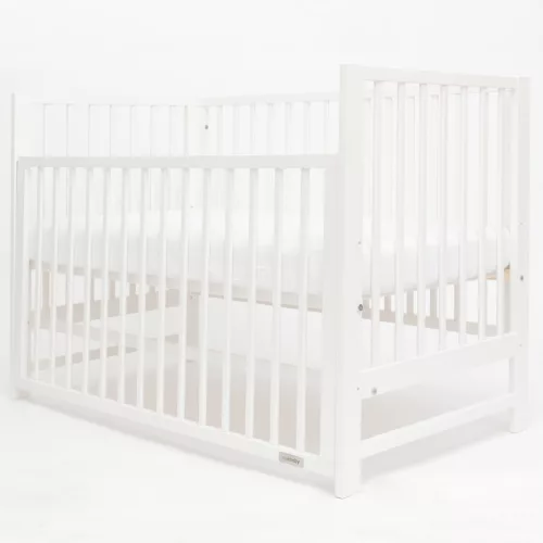 Gyerek kiságy New Baby BASIC leengedhető oldalráccsal fehér