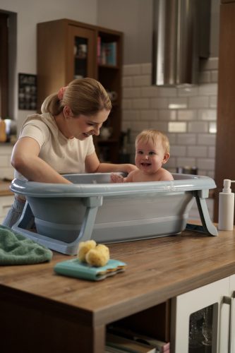 Összecsukható műanyag babakád Tega Baby grey