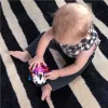 OBALL kontrasztos kisautó és csörgő 2in1 Curious Car zebra Zen™ 3hó+