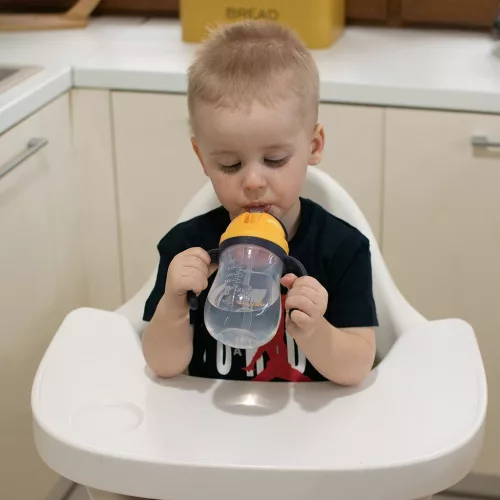 Akuku Szívószálas itatópohár súlyozott szívószállal 280 ml – Tengerészkék/Sárga