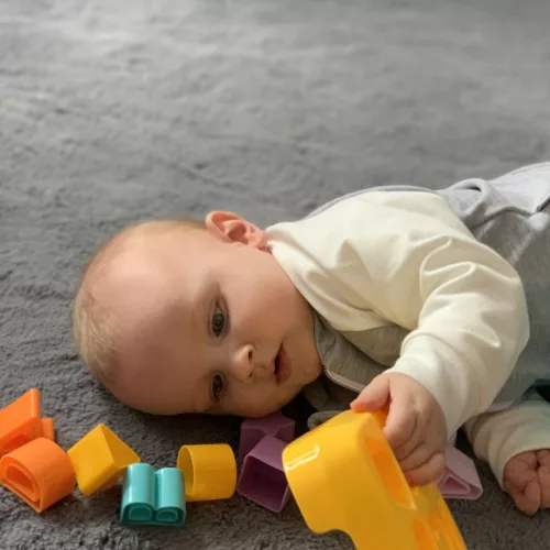 Formaberakó vödör - A baba első kockái