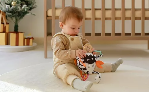Kontrasztos puha textil activity piramis játék rágókával - babakocsira, kiságyra, autósülésre - Tumama