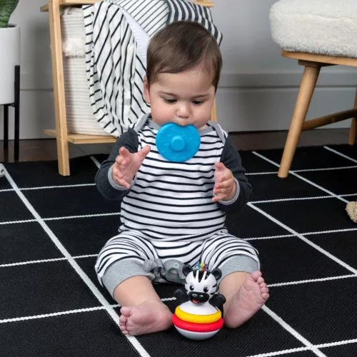 BABY EINSTEIN Rágóka BPA mentes Építőjáték, Keljfeljancsi Zebra Stack & Wobble Zen™ 3hó+