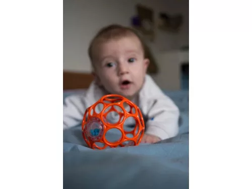 OBALL Játék Oball RATTLE 10 cm blue/kék 0hó + Ajándék AQUAINT 50 ml
