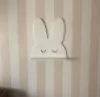 Gyerekszoba fa fali polc - Álmodozó nyuszi