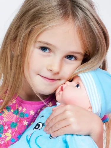 Magyarul beszélő és éneklő baba PlayTo Julia 46 cm